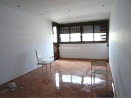 Piso en venta en Sant Adrià de Besòs photo 0