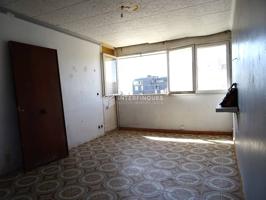 Piso en venta en Sant Adrià de Besòs photo 0