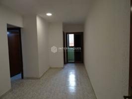 Piso en venta en Centre-Can Mariner(08922) photo 0