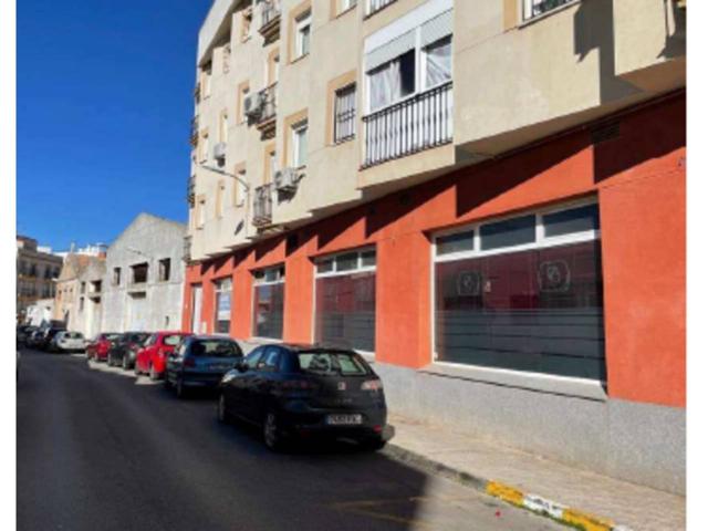 GRAN LOCAL COMERCIAL DE POSESION BANCARIA, A DOS CALLES VICENTE ALEIXANDRE Y AVENIDA JUAN CARLOS RODRIGUEZ IBARRA.ALMEND photo 0
