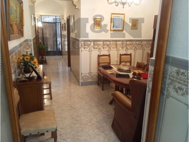 Venta de casa unifamiliar con cochera en Almendralejo photo 0