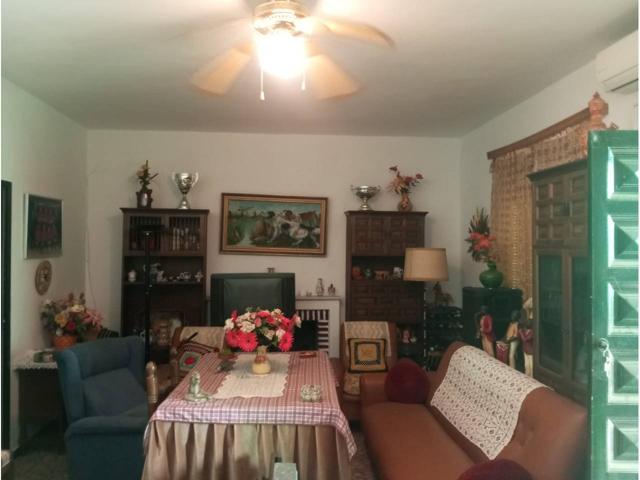 Venta de parcela con casa independiente en Almendralejo photo 0