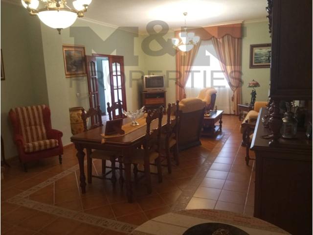 VENTA DE ESTUPENDO CHALET EN ALMENDRALEJO. photo 0