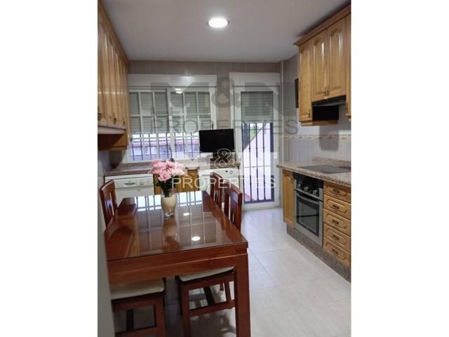 Venta de casa adosada en Almendralejo photo 0