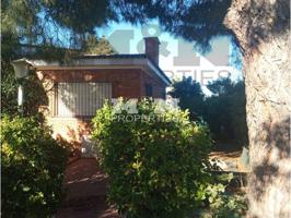 Venta de chalet unifamiliar en urbanización de Almendralejo. photo 0