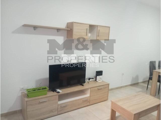 Venta de estupendo piso semi nuevo con plaza de garaje y trastero, en Almendralejo photo 0