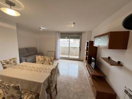 Se alquila piso 4 dormitorios y 2 baños con garaje y trastero photo 0