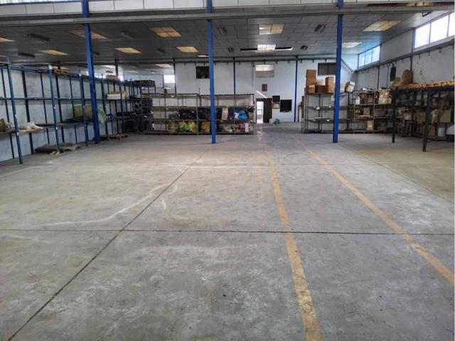 Nave comercial en venta en Cabra photo 0