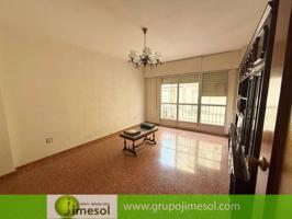 SE VENDE PISO CERCA DEL AYUNTAMIENTO photo 0