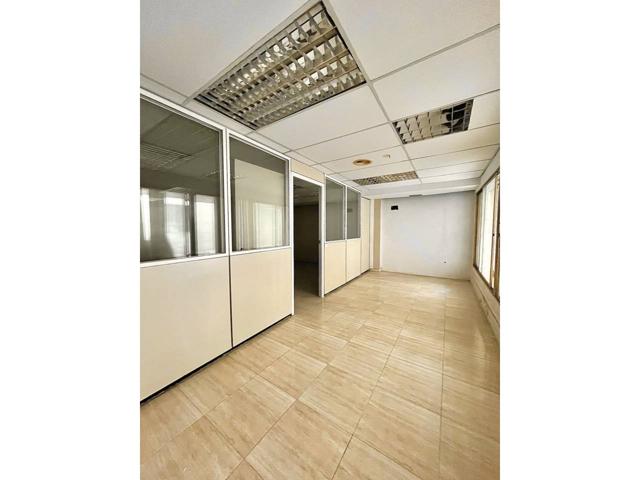 Venta de Entresuelo comercial en Alicante - Alacant photo 0