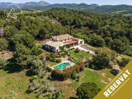 Excepcional casa en venta en Garriguella photo 0
