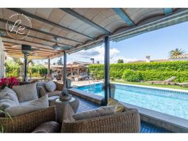 Casa independiente con piscina, jardín y zona de ocio en Empuriabrava photo 0