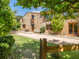 MASIA REFORMADA CON PISCINA, PRIVACIDAD Y LICENCIA TURÍSTICA CERCA DE BESALÚ photo 0