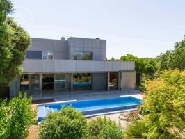 CASA DE DISEÑO CON JARDÍN, BOSQUE PRIVADO Y PISCINA EN MAS PAU (AVINYONET DE PUIGVENTÓS) photo 0