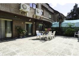 Chalet adosado en venta en Centro(28934) photo 0