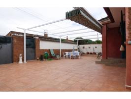 Chalet en venta en Villa del Prado photo 0