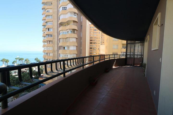 **Lujoso Apartamento en la Zona más Prestigiosa de Málaga - A 100 Metros de la Playa de Málaga y Muelle 1** photo 0