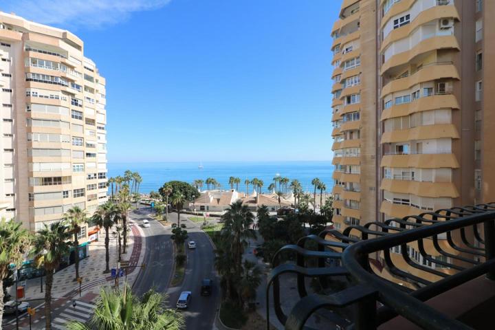 **Lujoso Apartamento en la Zona más Prestigiosa de Málaga - A 100 Metros de la Playa de Málaga y Muelle 1** photo 0