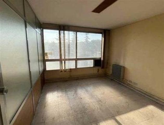 Oficinas situadas en el centro de talavera de la reina en edificio mixto junto a la N-520a photo 0