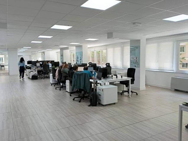 Oficina situada en Edificio Mixto representativo dentro del centro de negocios de Madrid. photo 0