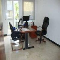 Piso en planta primera en edificio residencial del año 1965 en el centro de Córdoba , actualmente con uso de oficina photo 0