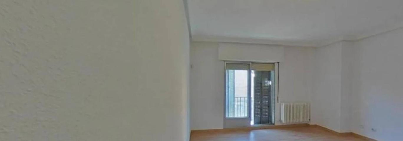 Piso En venta en Entrevías, Madrid photo 0