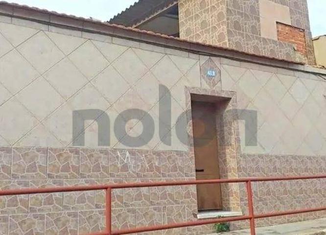 Chalet adosado en venta en calle Perfecto Holgado photo 0