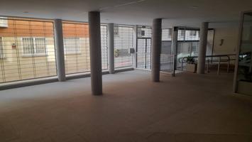¡Estrena hogar con garaje y trastero en Calle Islas Gilbert, Madrid! Confort, Estilo y Ubicación Premium 🏡 photo 0