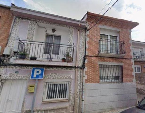 Chalet adosado en venta en calle Pilar Zaragoza photo 0