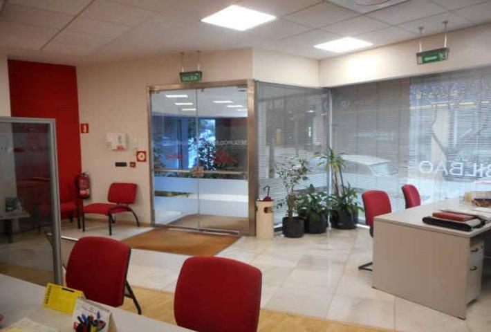 Oficina con entrada independiente desde la calle en el centro de Vigo del año 1972 photo 0