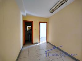Oficina en alquiler en Huesca de 70 m2 photo 0