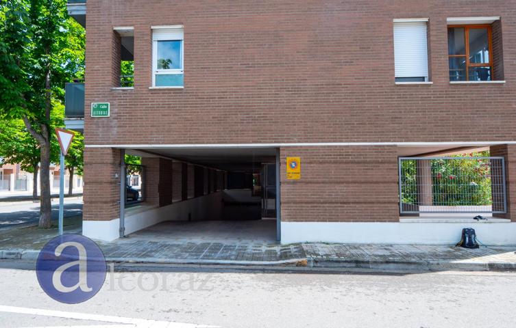 Plaza De Parking en venta en Huesca de 12 m2 photo 0