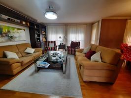 PISO CON ACABADOS DE ALTA CALIDAD, CON GARAJE Y TRASTERO EN EL CENTRO photo 0