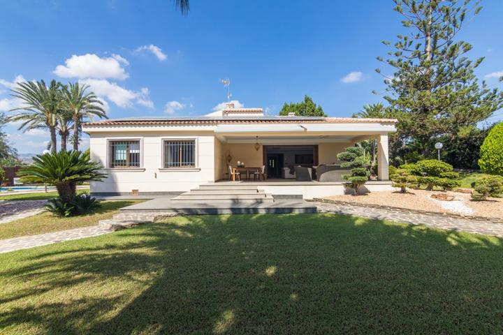 CÓMODO Y LUJOSO CHALET EN VENTA, EN ZONA PEÑA DE LAS ÁGUILAS, ELCHE photo 0