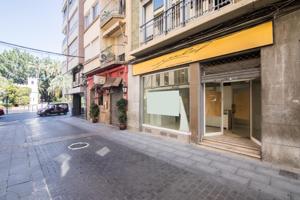 ¡LOCAL COMERCIAL EN EL CENTRO DE ELCHE, JUNTO A LA BASÍLICA DE SANTA MARÍA! photo 0