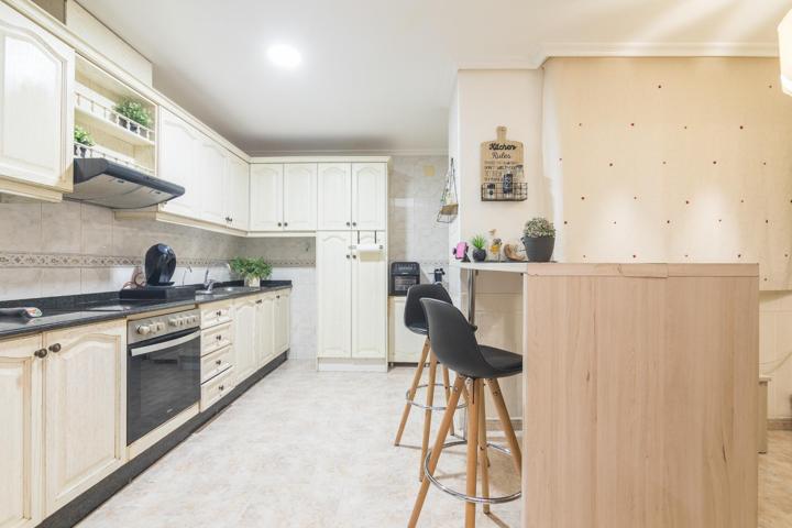 ¡PISO CÉNTRICO CON GARAJE EN PETRER! photo 0