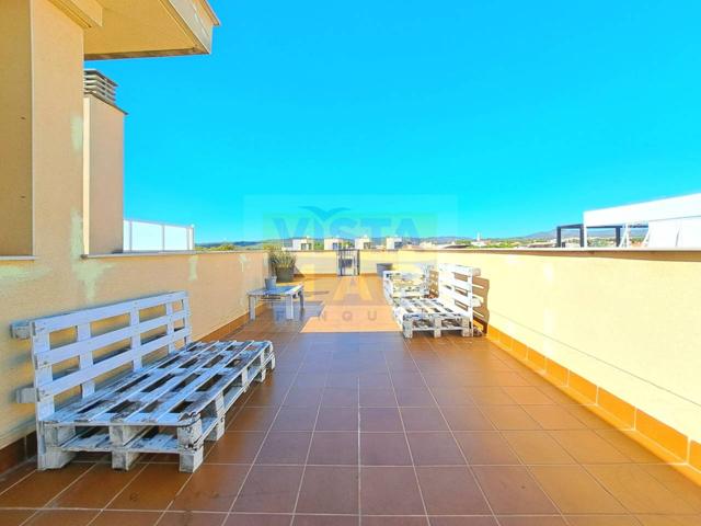 Ático con terraza 50 m², segunda línea de playa photo 0