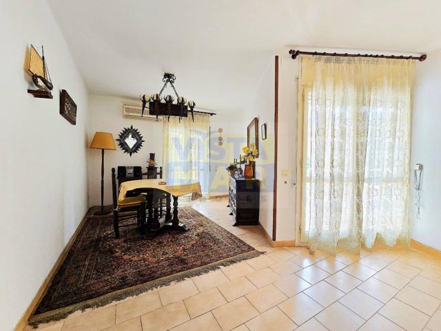 Venta - Piso en Cubelles photo 0