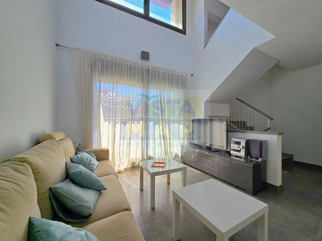 Casa pareada de 4 habitaciones, ascensor y cerca de la playa en Cubelles photo 0