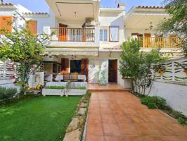 Casa adosada amueblada zona Marítim photo 0