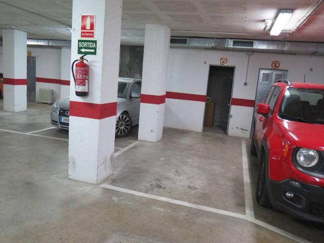 Garaje en venta en Eixample photo 0