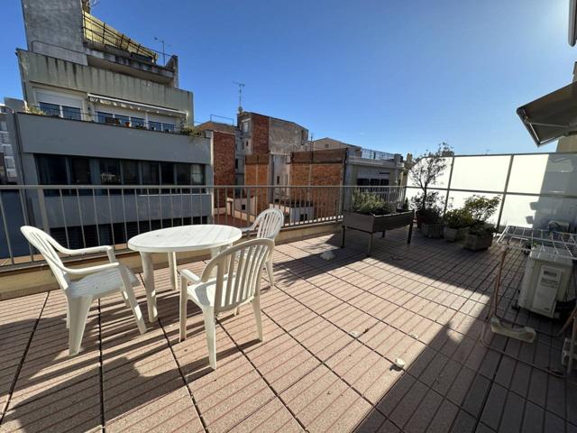 AMPLI ATIC AMB GRAN TERRASSA!! photo 0