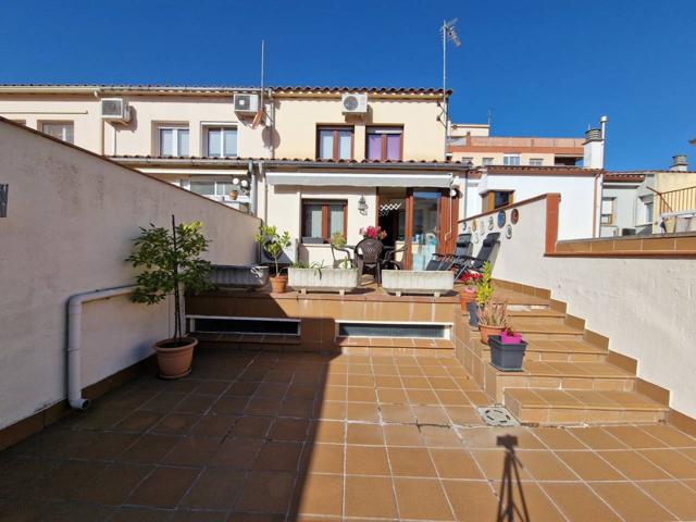 Casa adosada en venta en Sant Narcís(17005) photo 0