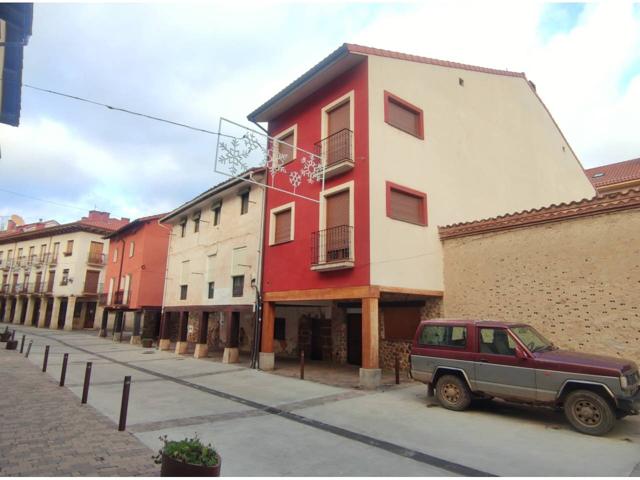 EDIFICIO DE TRES PLANTAS photo 0