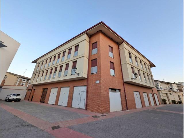 PISO DE 2 HABITACIONES CON ASCENSOR Y TRASTERO. LOCAL A PIE DE CALLE OPCIONAL. photo 0