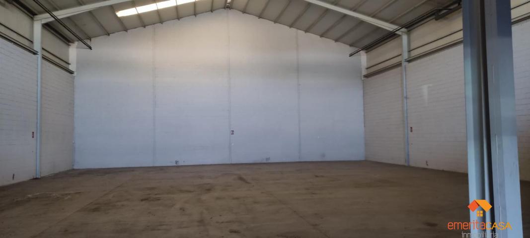 Nave Industrial En alquiler en Poligono Industrial, Mérida photo 0