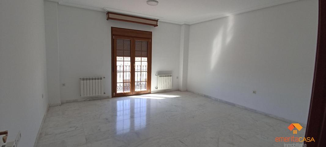 Piso En alquiler en Zona Centro, Almendralejo photo 0
