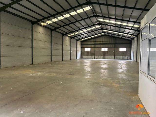 Nave Industrial En alquiler en Prado, Mérida photo 0