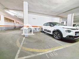 Plaza De Parking en venta en L&#x27;Hospitalet de Llobregat de 8 m2 photo 0