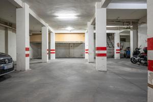 Venta de garaje en Calle Pedro Antonio de Alarcón a 50 metros de Calle Recogidas photo 0